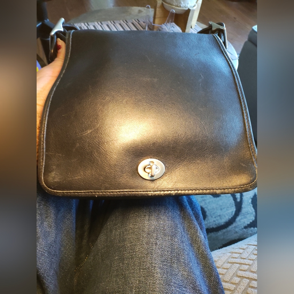 Vintage Coach Black Leather Shoulder / Crossbody Bag - Picture 3 of 13